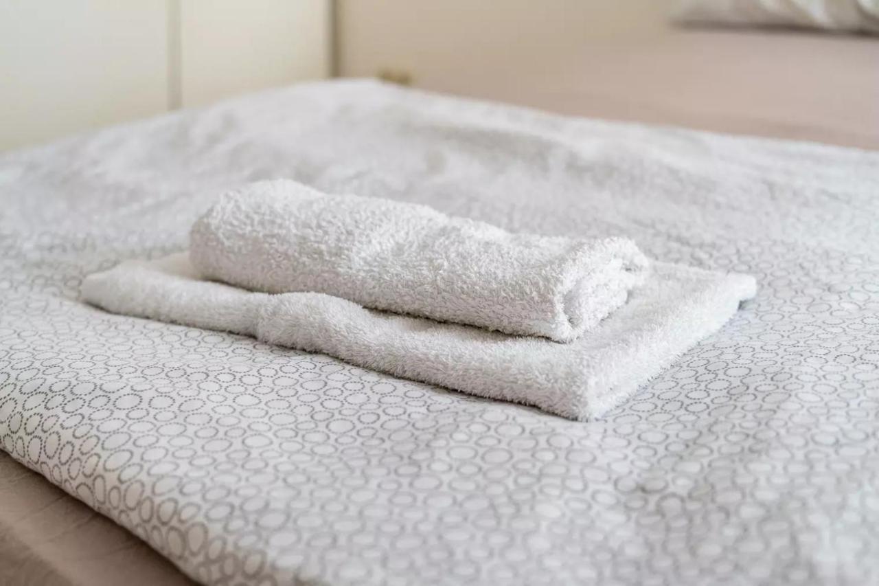 Next Home - Free Parking & Wifi - Badewanne Duisburg Eksteriør bilde